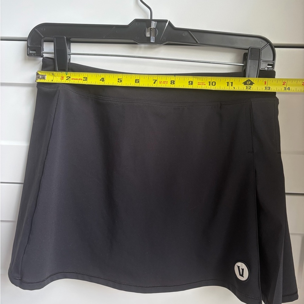 Vuori Black Performance Skort with Logo Patch - Picture 3 of 3